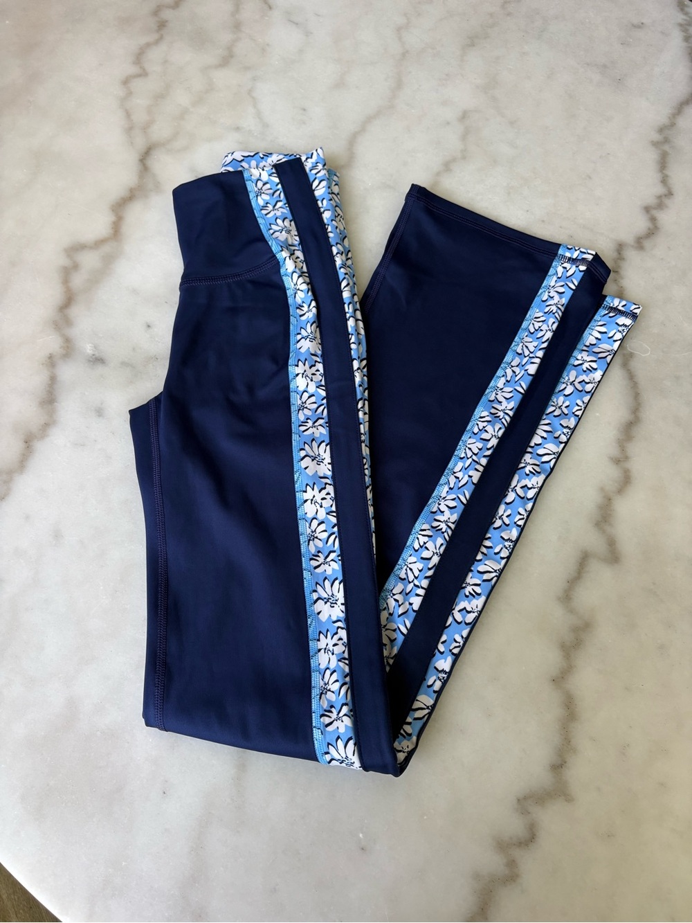 Lilly Pulitzer Navy Leggings with Light Blue Floral Side Panels XS NWT